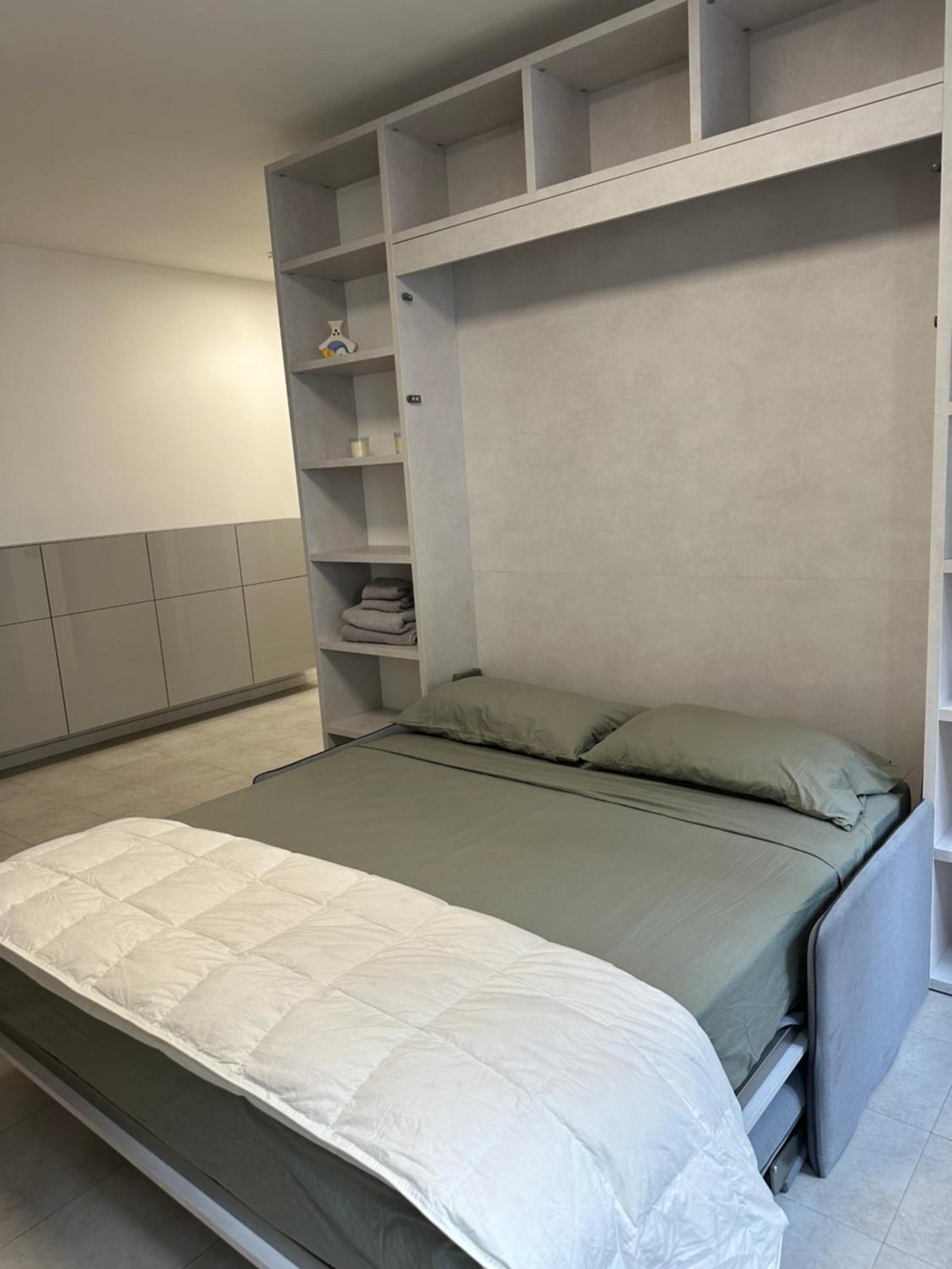 Stunning Deluxe Downtown Studio Busto Arsizio Exterior foto