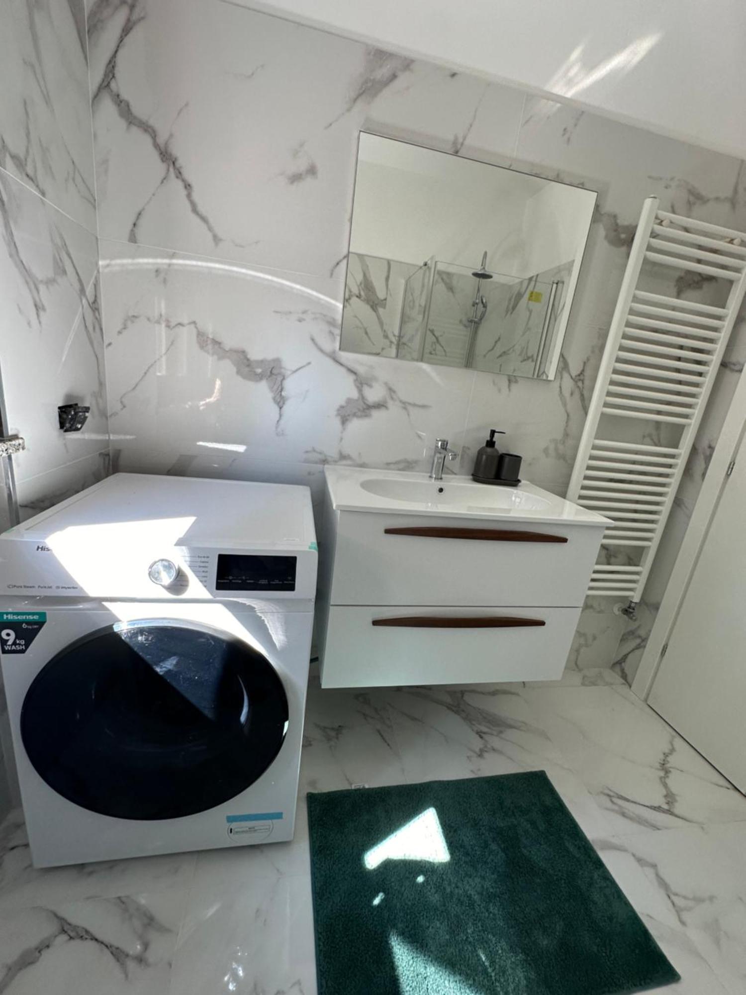 Stunning Deluxe Downtown Studio Busto Arsizio Exterior foto
