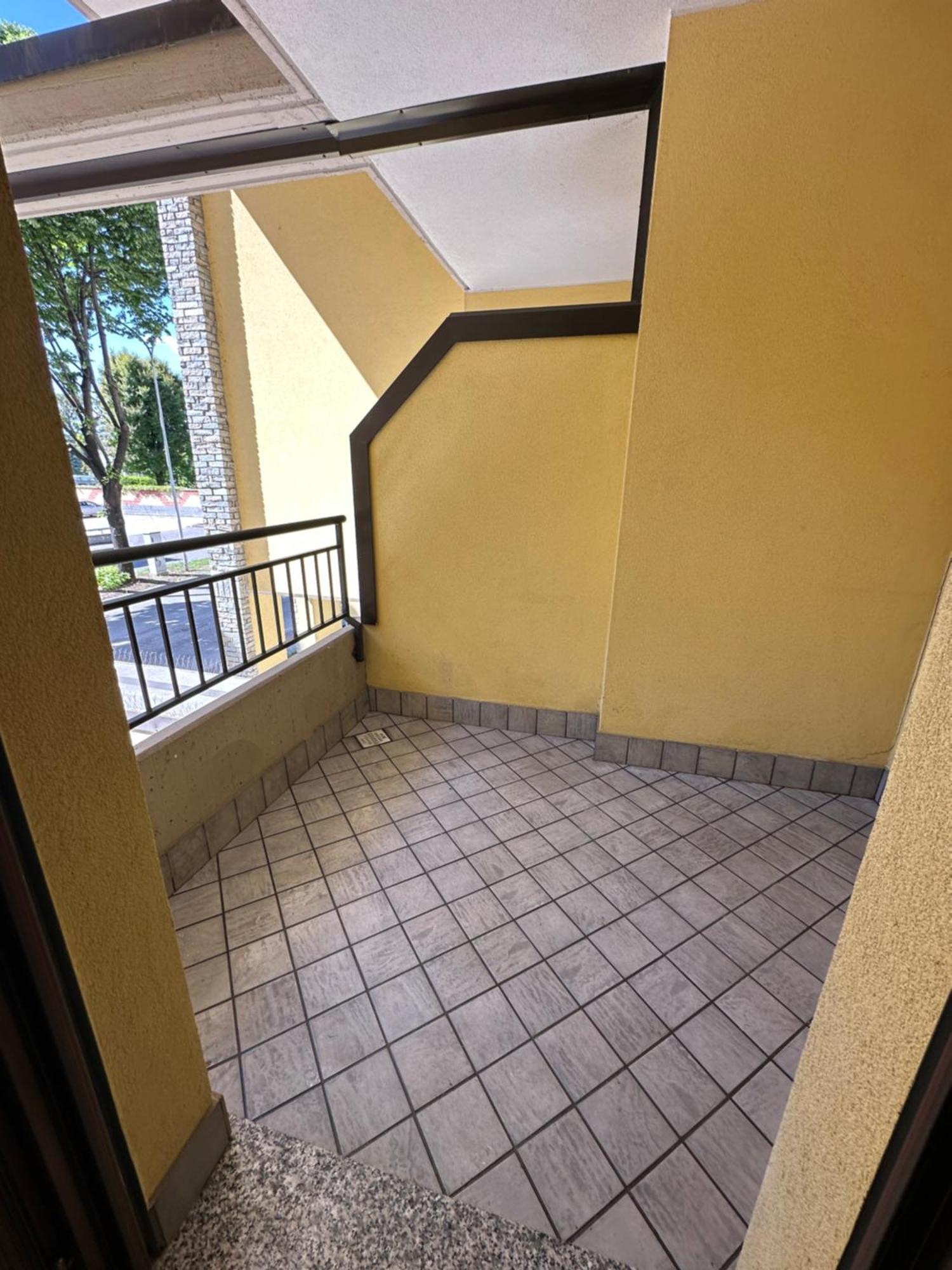 Stunning Deluxe Downtown Studio Busto Arsizio Exterior foto